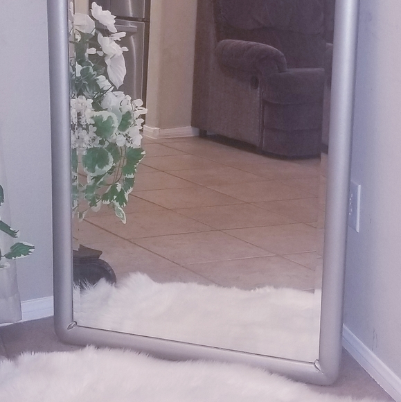 Mirror - Picture 2 of 3